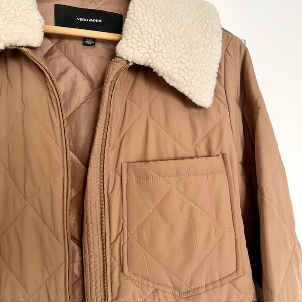 Quilted Camel Mid-length Coat with Shearling Collar | Size Medium - Picture 3 of 13